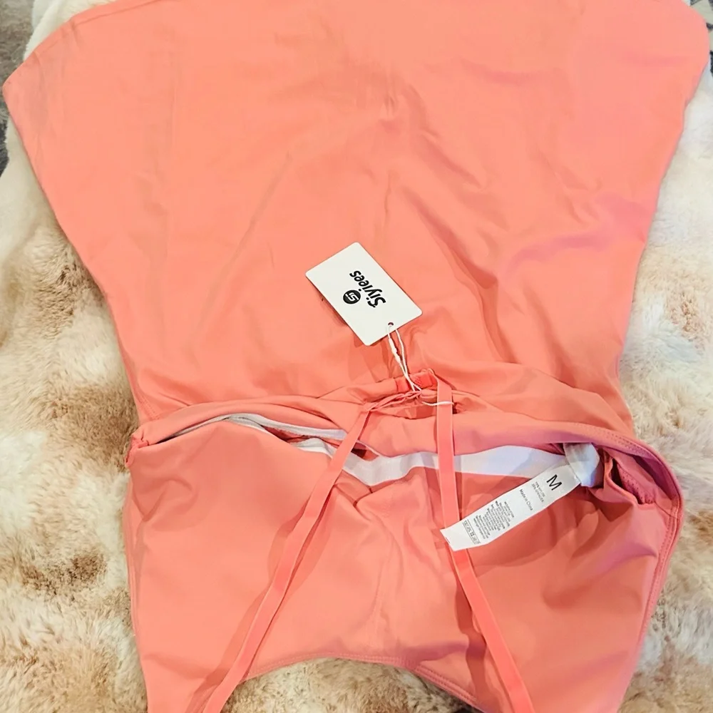 NWT Women size medium Styles athletic dress in Coral - Picture 4 of 5